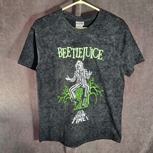 Beetlejuice Faux Black Tie Dye "It's Show-Time!" Graphic Movie Tee NEAR NEW M